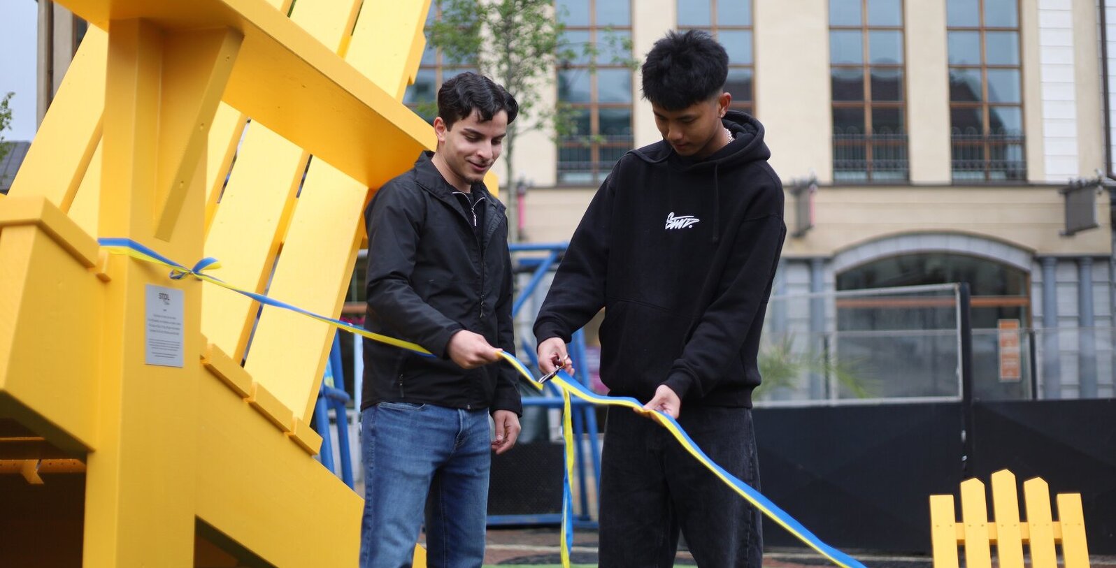 Mohammad Hadidi och Anton Luijaturat har tillsammans med ABK byggt Kristianstads största solstol